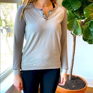 lululemon long sleeve grey henley, sz 4